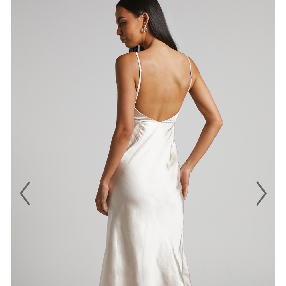 NWT Showpo - SATIN SLIP DRESS IN CHAMPAGNE - Picture 2 of 10